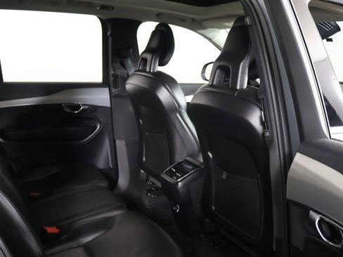 Used 2018 Volvo XC90 T5 Momentum w/ Convenience Package image 31