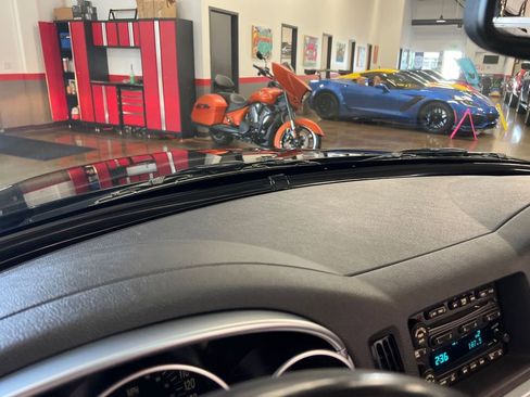 Used 2003 Chevrolet SSR w/ Preferred Equipment Group image 90