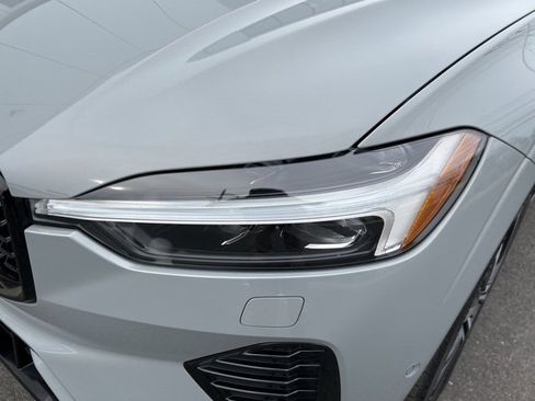 Certified 2025 Volvo XC60 B5 Plus image 8