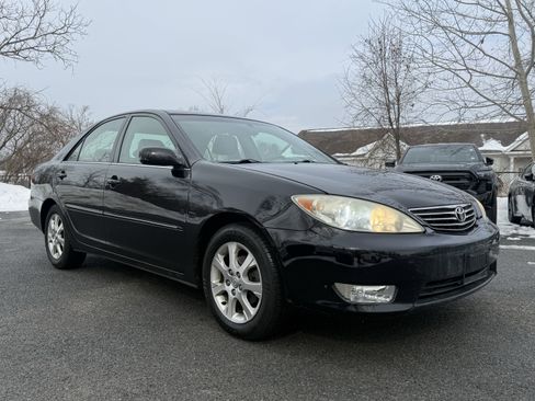 Used 2005 Toyota Camry image 8