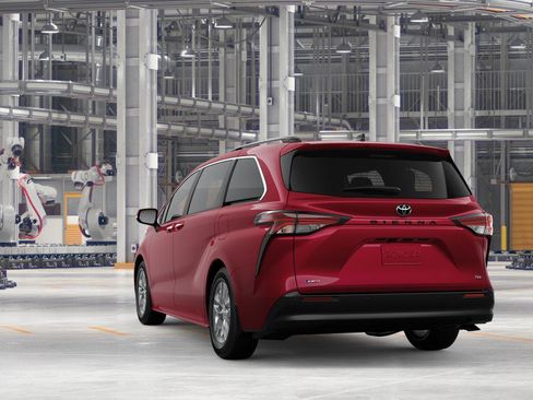 New 2026 Toyota Sienna XLE image 7