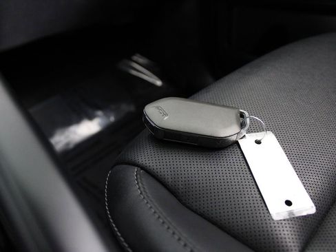 Used 2023 Kia Telluride S image 16