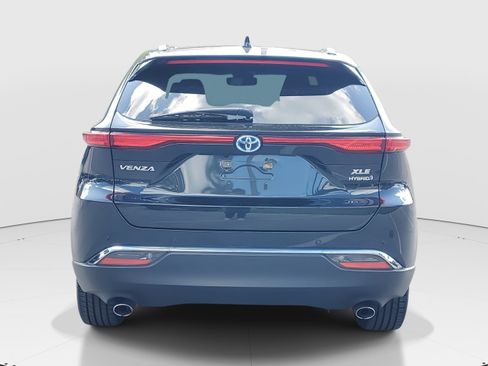 Used 2021 Toyota Venza XLE w/ Softex Package image 4