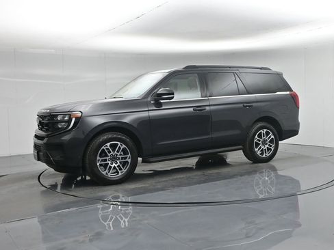 Used 2025 Ford Expedition Active image 34