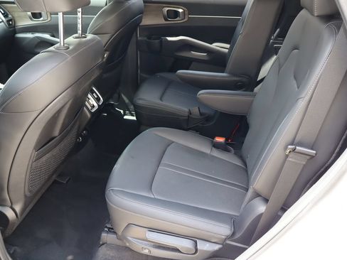 Used 2023 Kia Sorento EX FWD image 5