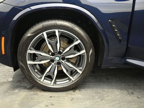 Certified 2023 BMW X4 xDrive30i image 4