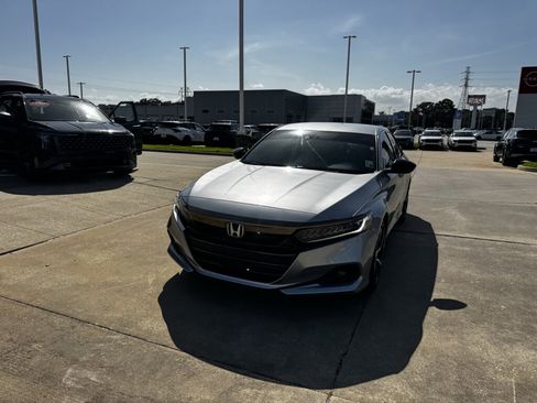 Used 2021 Honda Accord Sport image 6