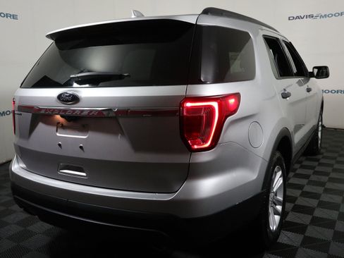 Used 2017 Ford Explorer FWD image 6