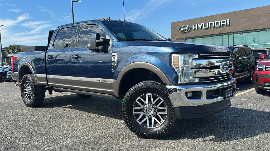 Used 2019 Ford F250 Lariat w/ Lariat Ultimate Package AWD/4WD image 7