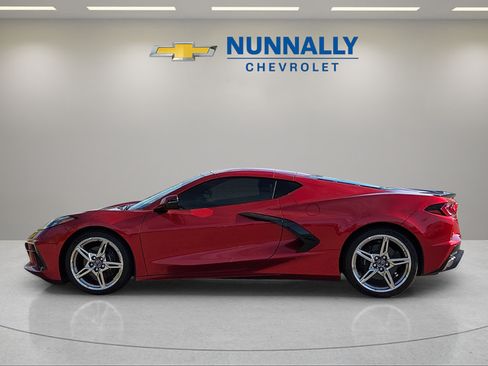 Used 2025 Chevrolet Corvette Stingray Coupe w/ 1LT RWD image 2