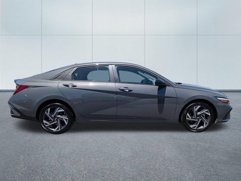 Certified 2025 Hyundai Elantra Sport FWD image 7
