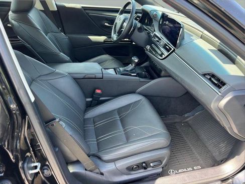 Certified 2024 Lexus ES 350 w/ Technology Package FWD image 11