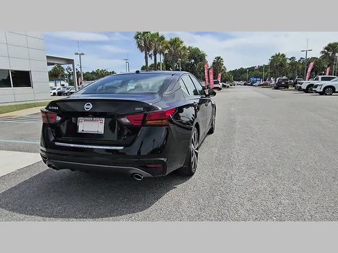 Used 2021 Nissan Altima 2.5 SR w/ SR Premium Package FWD image 32
