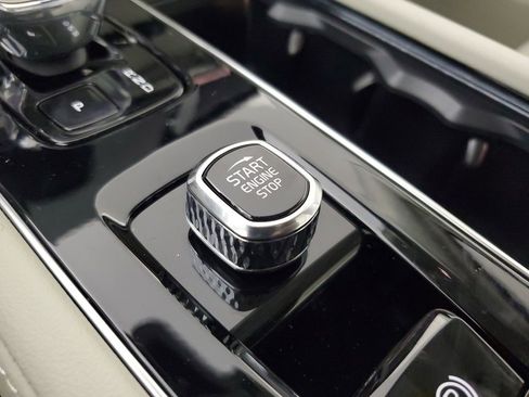 New 2026 Volvo XC90 T8 Ultra w/ Protection Package Premier image 33