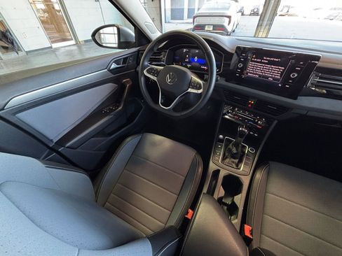 Used 2025 Volkswagen Jetta SE image 34