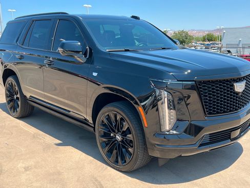 Used 2025 Cadillac Escalade Sport Platinum w/ LPO, ONYX Package AWD/4WD image 8