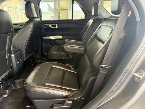 Used 2023 Ford Explorer XLT w/ Equipment Group 202A RWD image 21