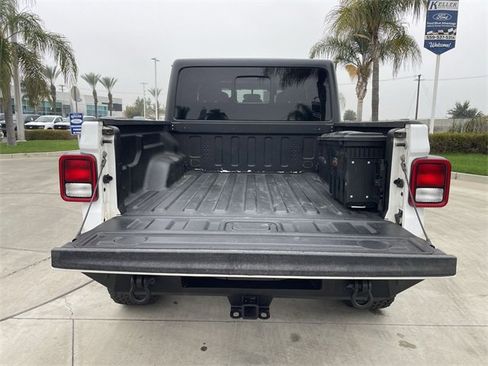 Used 2021 Jeep Gladiator Sport image 25