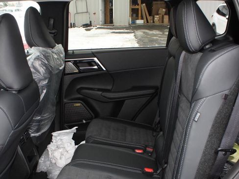 New 2026 Mitsubishi Outlander SE AWD/4WD image 18