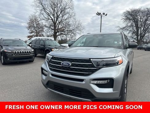 Used 2022 Ford Explorer XLT w/ Equipment Group 202A image 3