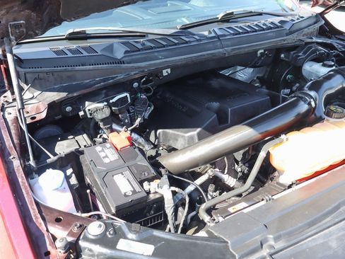 Used 2018 Ford F150 Platinum w/ Equipment Group 701A Luxury image 12