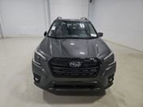 Used 2024 Subaru Forester Premium AWD/4WD image 2