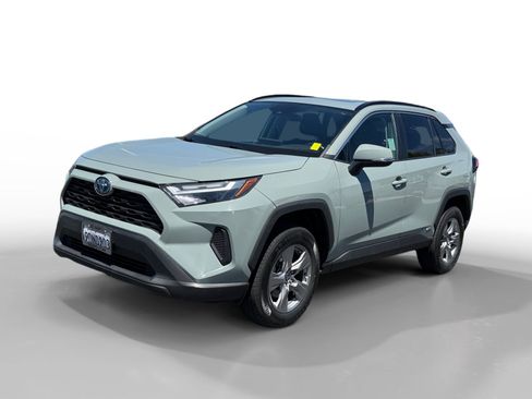 Used 2022 Toyota RAV4 XLE w/ Convenience Package AWD/4WD image 1
