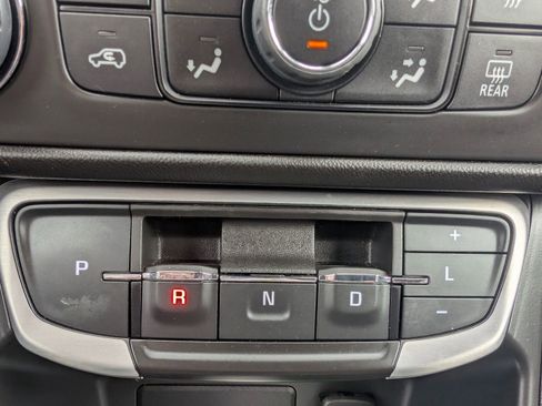 Used 2023 GMC Terrain SLE w/ Driver Convenience Package image 20