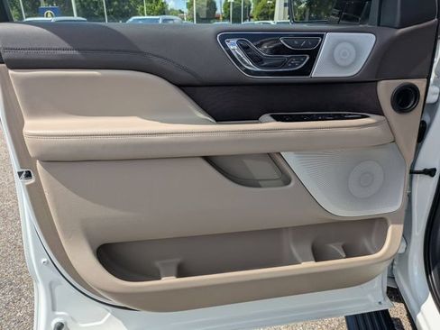 Certified 2023 Lincoln Navigator L Reserve AWD/4WD image 23