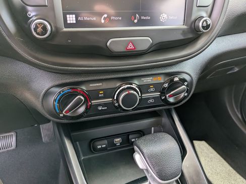 Certified 2023 Kia Soul LX w/ LX Technology Package FWD image 23