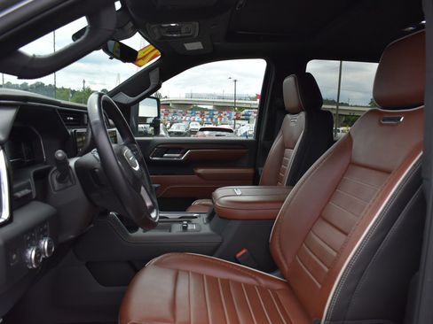 Used 2024 GMC Sierra 3500 Denali Ultimate AWD/4WD image 16