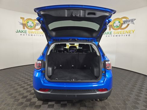 Certified 2022 Jeep Compass Limited image 32