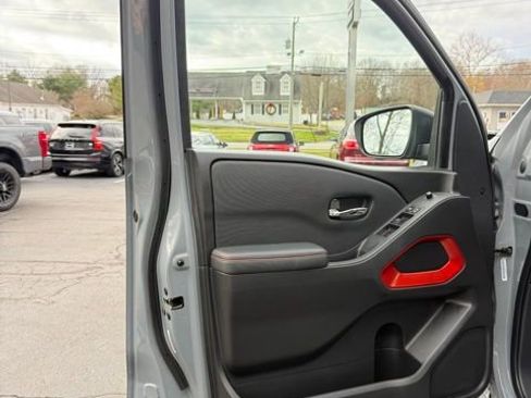 Used 2023 Nissan Frontier PRO-4X w/ Pro Convenience Package image 50