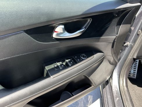 Used 2023 Kia Forte GT-Line w/ GT-Line Technology Package FWD image 22