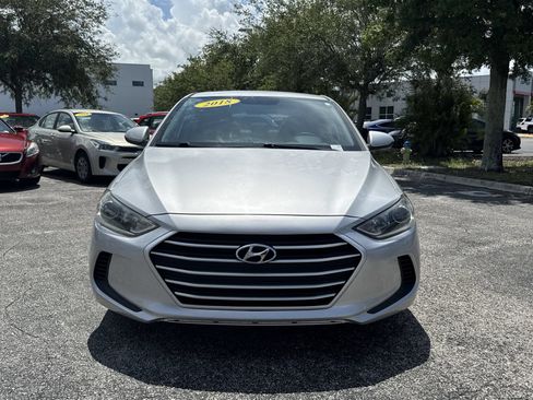 Used 2018 Hyundai Elantra SE FWD image 4