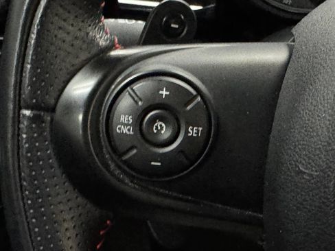 Used 2019 MINI Cooper S w/ Signature Upholstery Package image 30