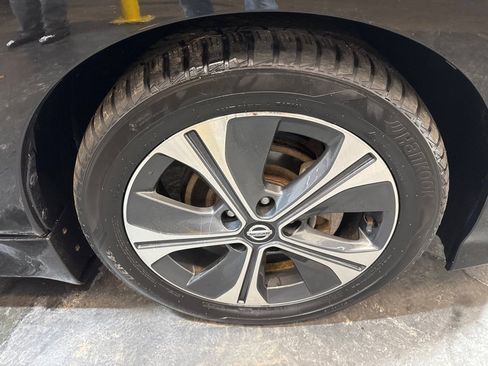 Used 2019 Nissan Leaf SV w/ SV All Weather Package image 14