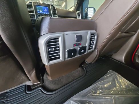 Used 2019 Ford F150 King Ranch w/ Equipment Group 601A Luxury AWD/4WD image 28