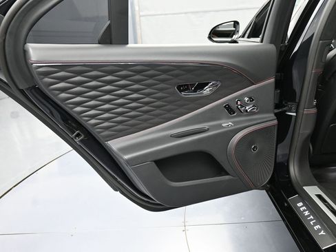 Certified 2024 Bentley Flying Spur W12 image 25