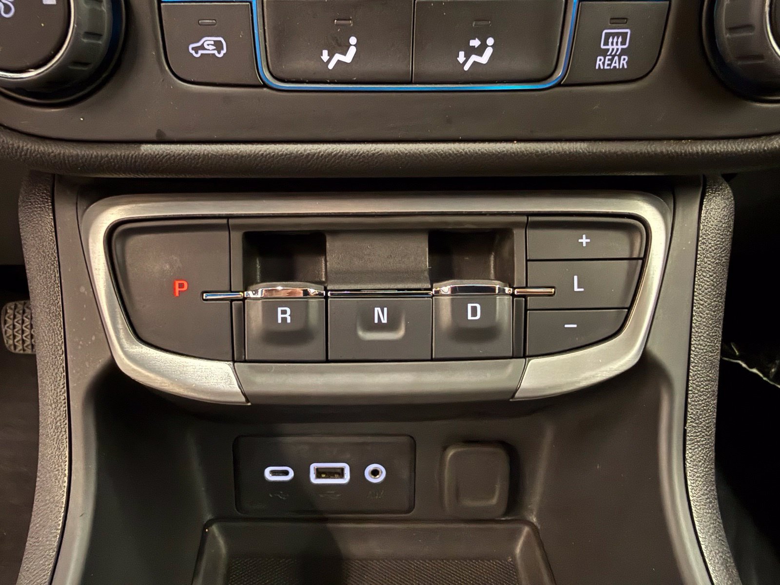 Used 2024 GMC Terrain SLE AWD/4WD image 15