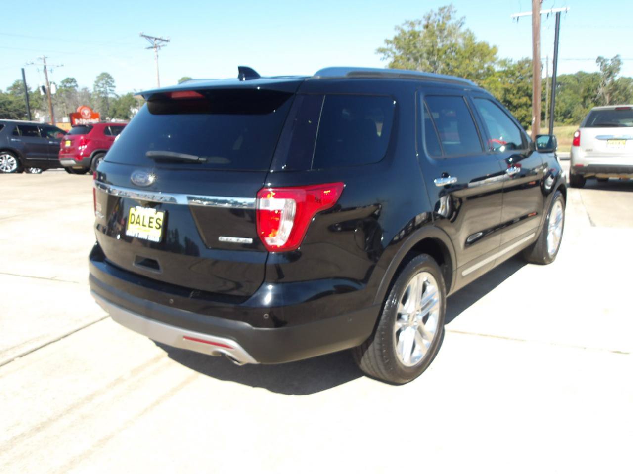Used 2016 Ford Explorer Limited w/ Equipment Group 301A FWD image 11