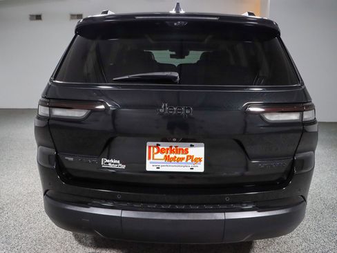 Used 2023 Jeep Grand Cherokee L Limited w/ Luxury Tech Group II image 8