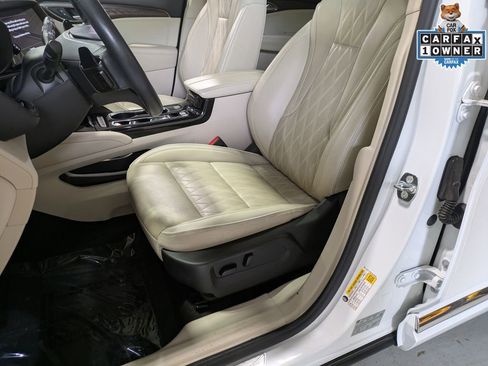 Used 2023 Buick Envision Avenir AWD/4WD image 11