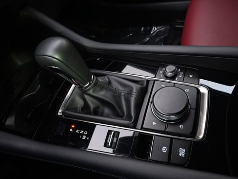 Certified 2025 MAZDA MAZDA3 Hatchback w/Premium Plus Pkg image 33