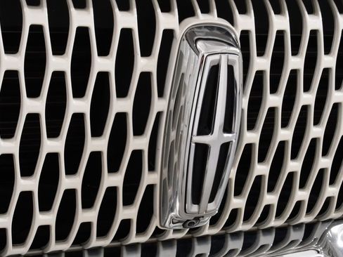 Used 2022 Lincoln Corsair Reserve w/ Equipment Group 201A image 21