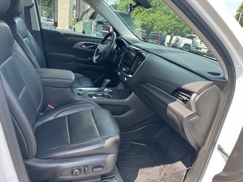 Used 2019 Chevrolet Traverse LT w/ LPO, Floor Liner Package FWD image 26