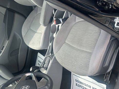 Used 2017 Hyundai Accent SE FWD image 4
