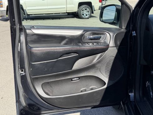 Used 2019 Dodge Grand Caravan GT FWD image 11