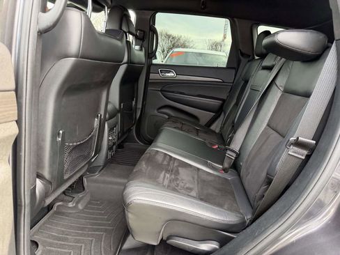 Used 2018 Jeep Grand Cherokee Altitude image 14