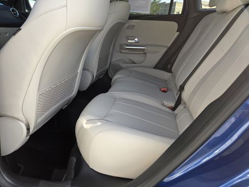 Used 2025 Mercedes-Benz GLA 250 image 24